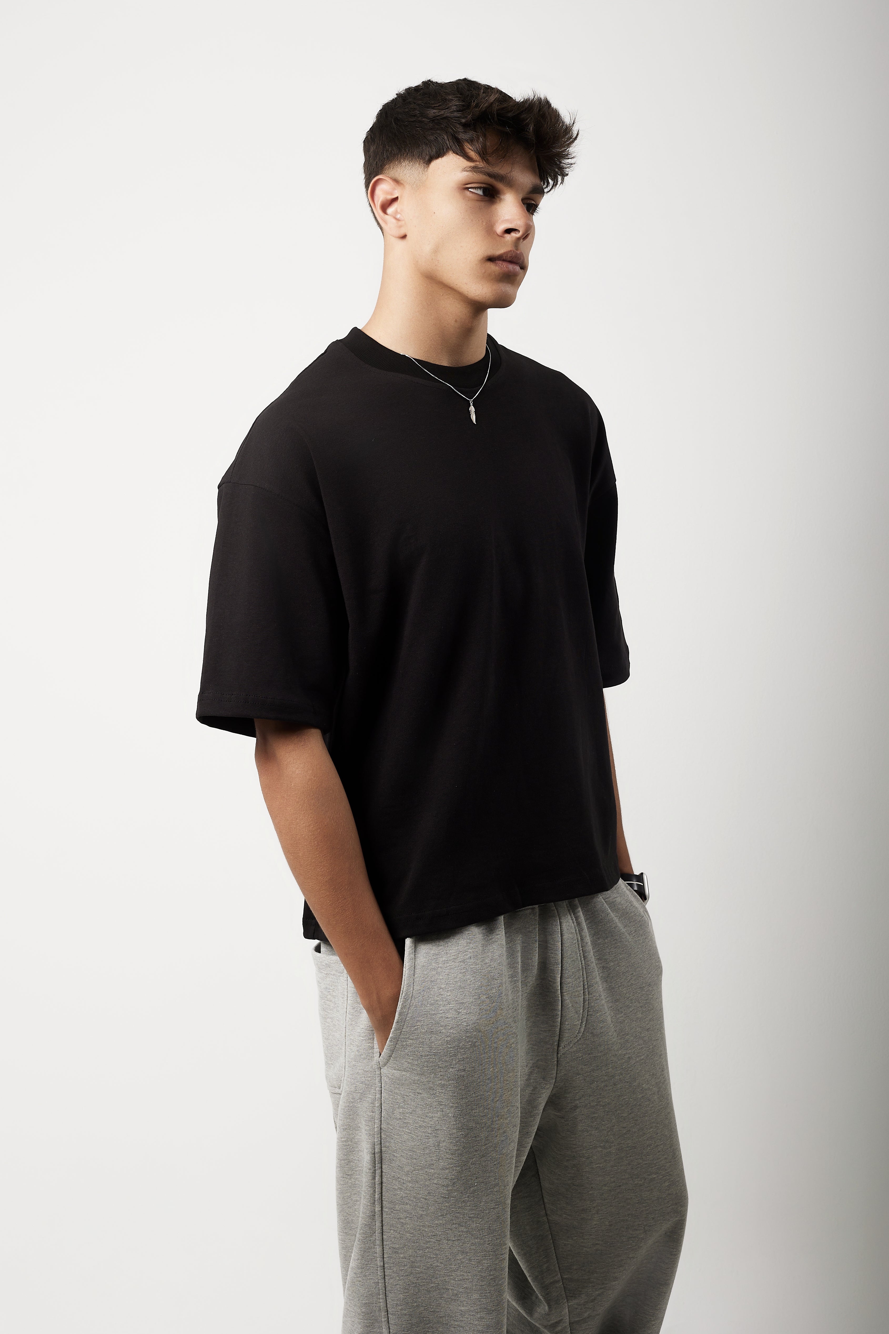 Tシャツ・カットソー SATUR W Bon Voyage Slim Fit Crop T-Shirt Black Slim fit Pima cotton T-shirt | Armani Exchange