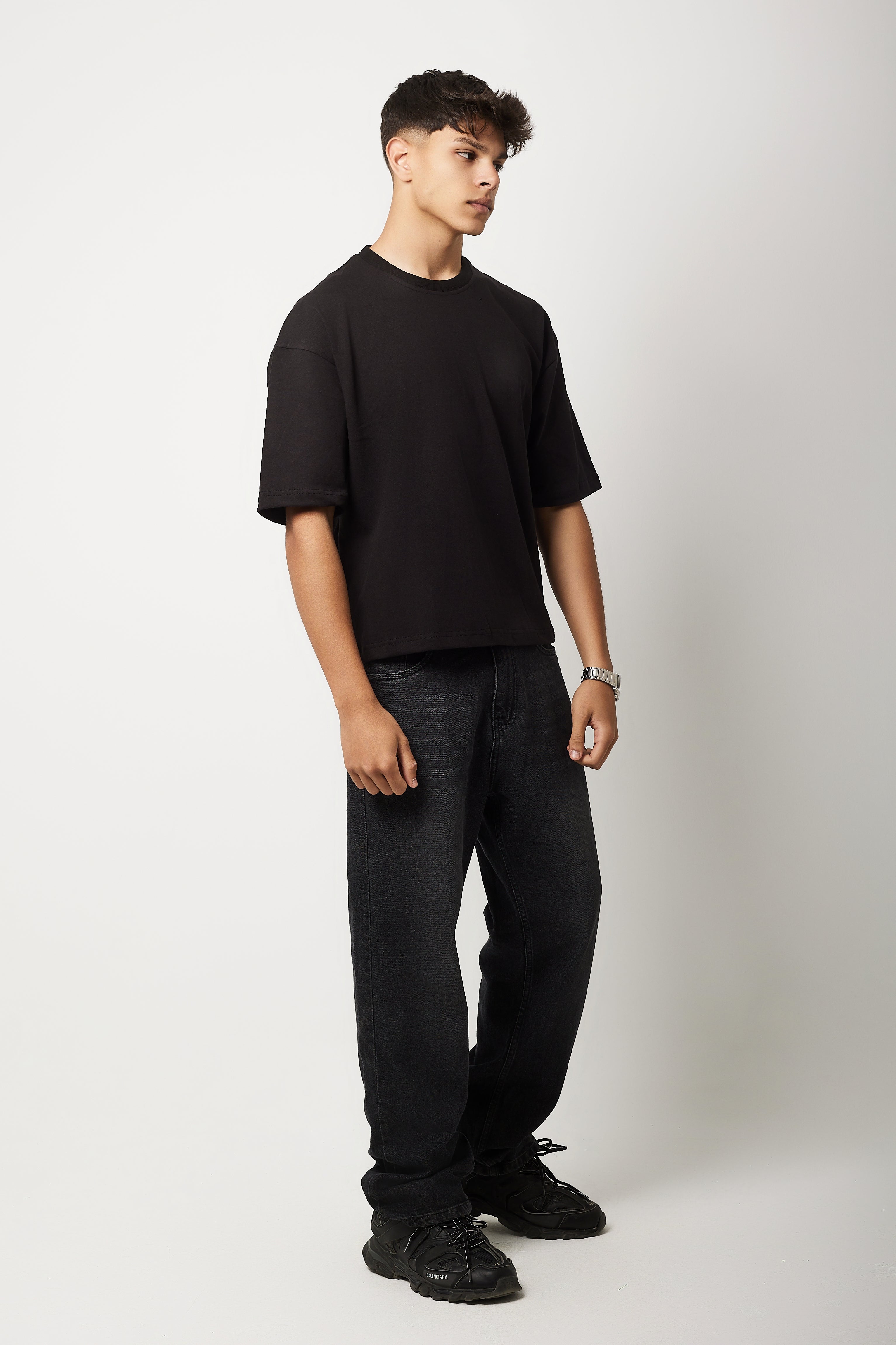 【DISCERNMENT】Boxy Fit Pigment Basic Short Sleeve T-Shirt Boxy Short Sleeve T-shirt (Black)
