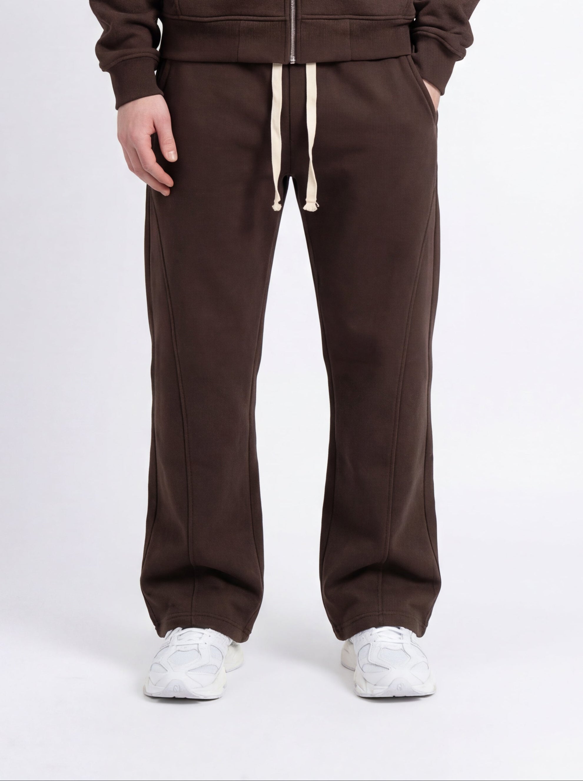 Baggy Sweetpants in Brown